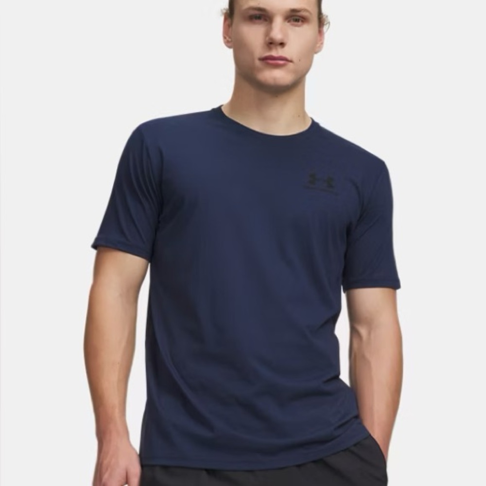 NWT Men’s Under Armour Loose Fit T-Shirt‎ M Medium Navy Blue